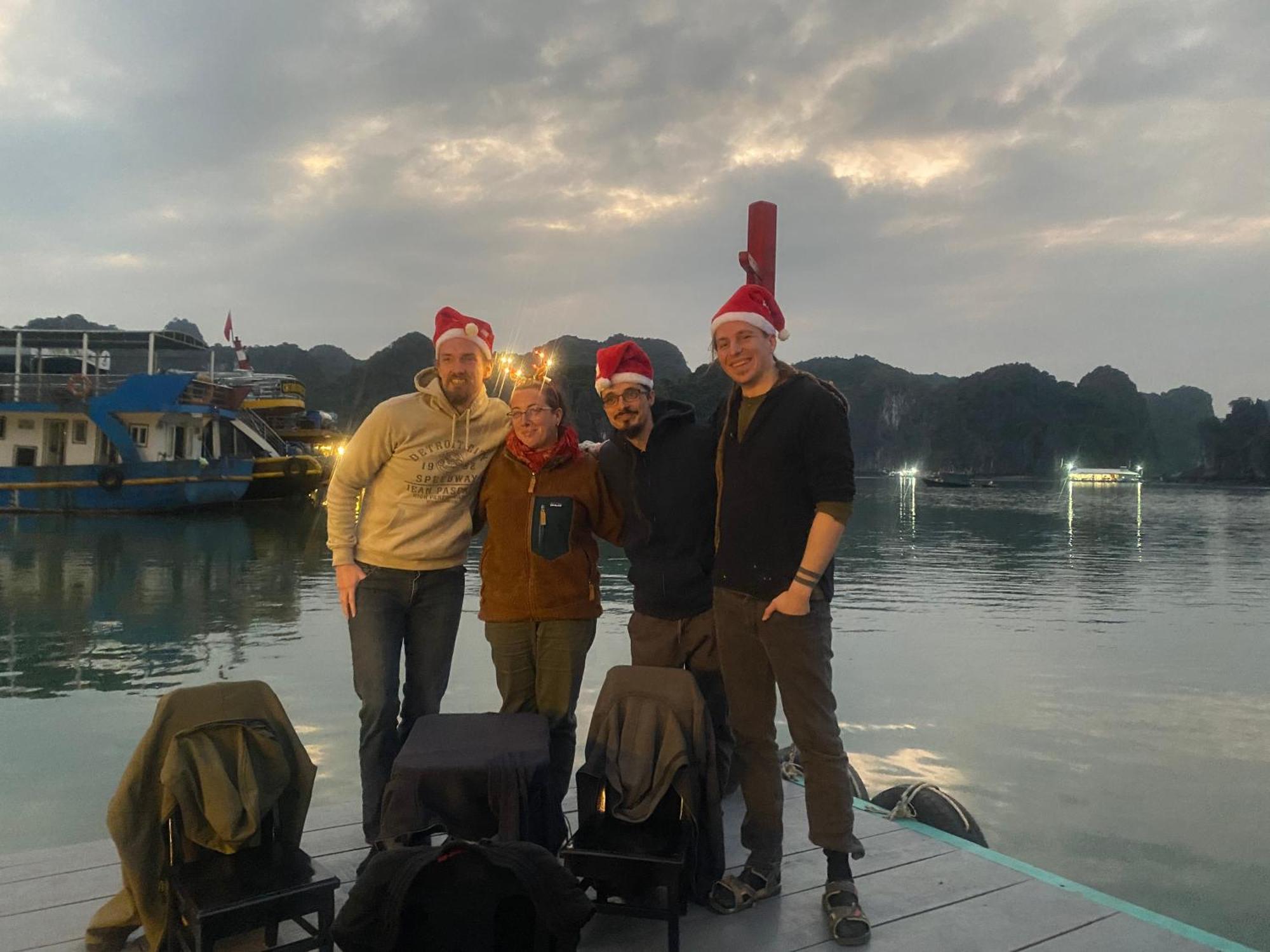 Eco Floating Farm Stay Cai Beo Chan Chau Exterior photo